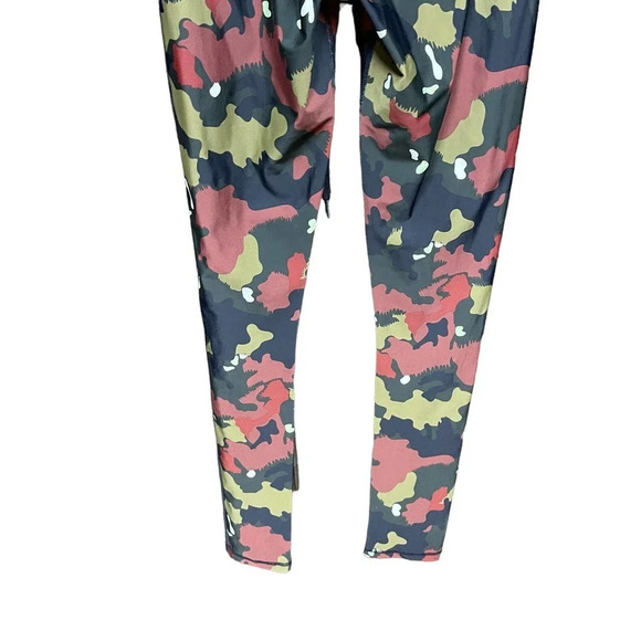 The Upside Red and Green Camo Print Drawstring Leggings Size US 6 - Picture 6 of 8